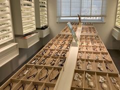 -目艮眼镜SHOWROOM(品牌集合店)