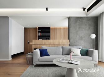 设计师将入户左侧的房间打掉，做成了开放式书房