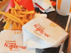 -麦当劳(广州南站B10检票口楼上)