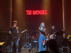 -TZ House音乐现场(来福士中心店)