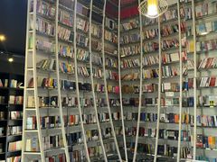 -钟书阁(松江泰晤士小镇店)