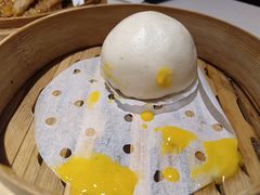 土豪金流沙包-维园悦谱·海派家常菜(乌鲁木齐南路店)