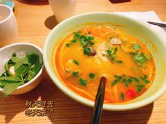 越式酸辣海鲜汤河粉-米纸越南小馆(金鹰世界店)