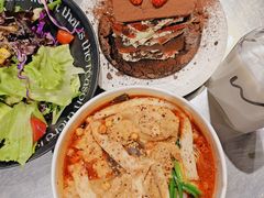 -W COLLECTIVE  DESSERT SHOP