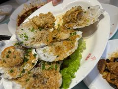 蒜蓉粉丝蒸扇贝-添福来墨鱼饺子 · 海鲜东北菜(大连星海·黄浦路店)