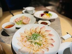 薄切鲜鱼片-穹六人间 people 6(岳阳路店)