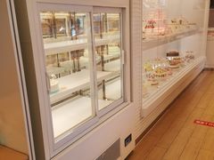 面包甜点陈列柜-好利来(革新店)