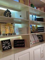 -Bollins波林丝•专研护发中心