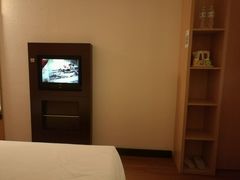 -宜必思酒店(青岛五四广场宁夏路地铁站店)