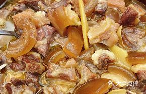 Tea Oil Stewed Beef with Skin