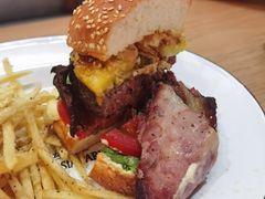 27&nbsp;牛肉汉堡-HELLO 27 意面·沙拉·帕尼尼