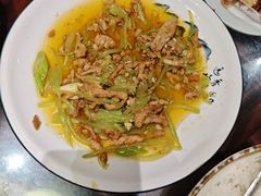 -土砂锅生态山庄·非遗砂锅雅鱼