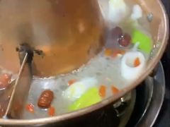 -果松木炭酸菜铜火锅·外婆参鸡汤