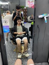 -藤野造型专业烫染接发