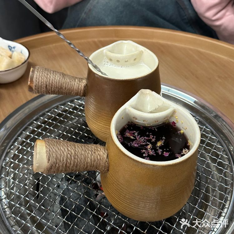 烤棉花糖像在吃做云朵奶油