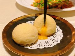 脆皮流沙包-皇朝会.经典传统粤菜(外滩店)