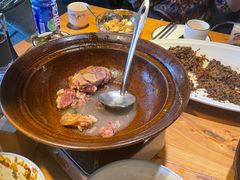-帅巴人舅母子腊蹄民俗村