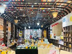 -钟书阁(松江泰晤士小镇店)