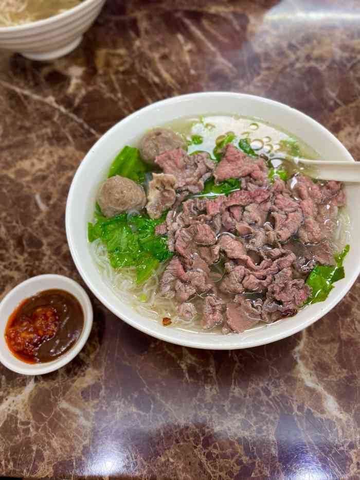 白塔牛肉粿条汤(罗岗店)-"每次从医院97回家路过必吃店铺环境比较.