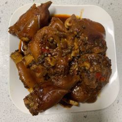 -六福珠寶(银泰百货大红门店)