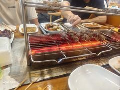 -哈尔滨小酒馆·鲜肉现穿自助烧烤(康新花园店)