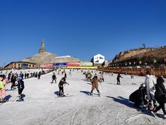 -采薇庄园四季滑雪场