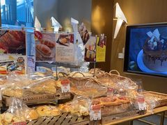 面包甜点陈列柜-西村叔叔的店·面包·甜品·蛋糕(崂山丽达店)