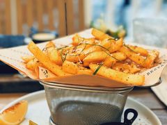 -Mark&Mars Restaurant