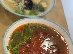 特色酸辣粉-小杨生煎(成山巴黎春天店)