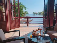 -亚龙湾喜来登·美景台大堂吧
