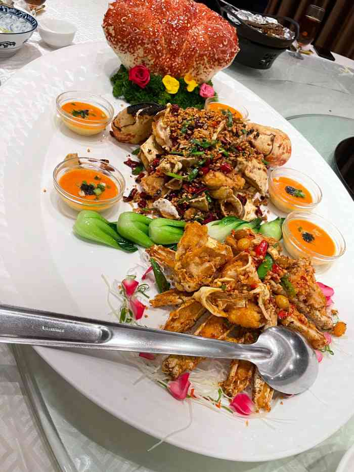 顺峰(阜成店)-"海鲜的前列酒店了,价钱自然不菲,服务员好.