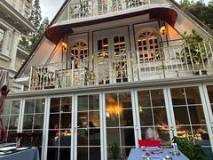 -弦月窗LUNETTE BY AMANDA(复兴路店)