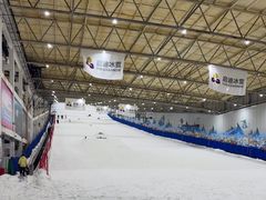 -乔波室内滑雪场