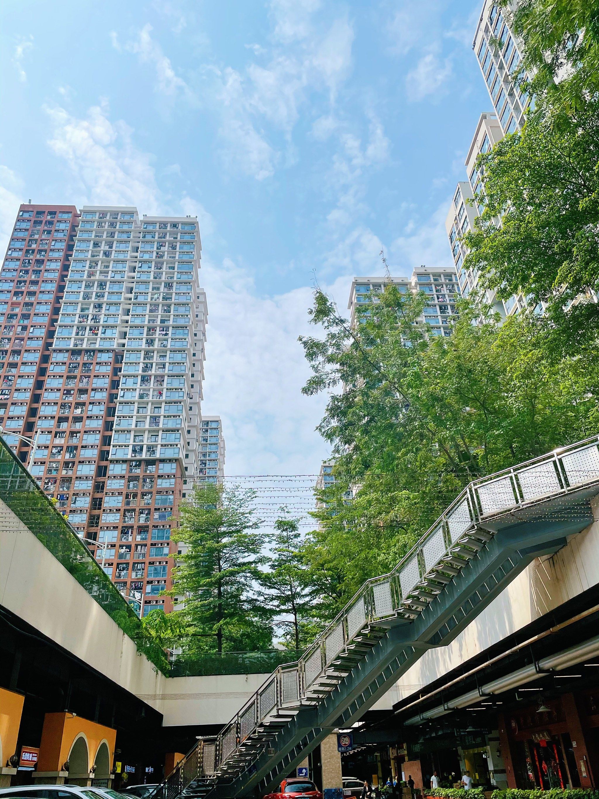 99地点:龙海家园
01交通:鲤鱼门站

过来龙海家园这边买