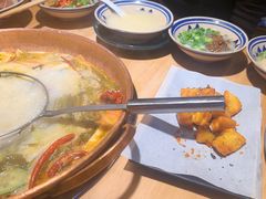 -洱火云南酸菜牛肉火锅(石景山当代商城店)