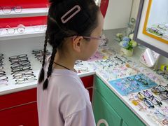 -美空眼镜·星趣控·新乐学·控优点合作店(周浦万达店)