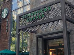 -星巴克(南宁民歌湖店)