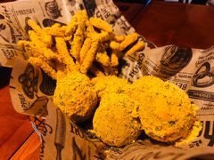 -BHC炸鸡(明洞总店)
