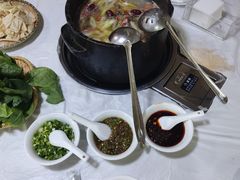 -鲁朗纳麦石锅鸡庄园