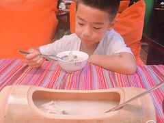 -香巴拉云南餐厅(华莱坞店)