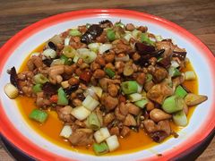 宫爆鸡丁-泥糊破店小酒馆·团建聚餐(南京西路店)