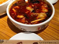 -渝是乎酸菜鱼·川渝小炒(新世界百货望京店)
