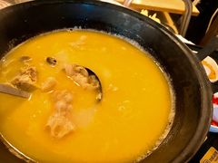 -鲜入围煮花胶鸡海鲜火锅