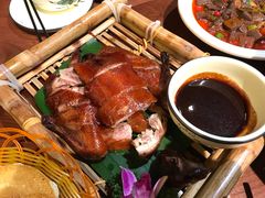 -老滇山寨•云南特色菜•地方菜•民族风情歌舞表演(金碧店)