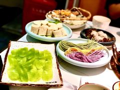 -牛人日志·鲜牛肉骨汤火锅(万科里瑧店)