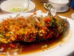 香酥大鲫鱼-费大厨辣椒炒肉(万家丽一店)