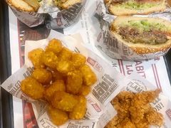 -The Habit Burger Grill 哈比特汉堡(世博店)
