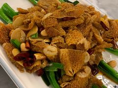 -蔼若春.传承三十年云南菜(金碧公园店)