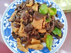 野蘑菇炒肉-途肴·老农饭庄(百里峡店)