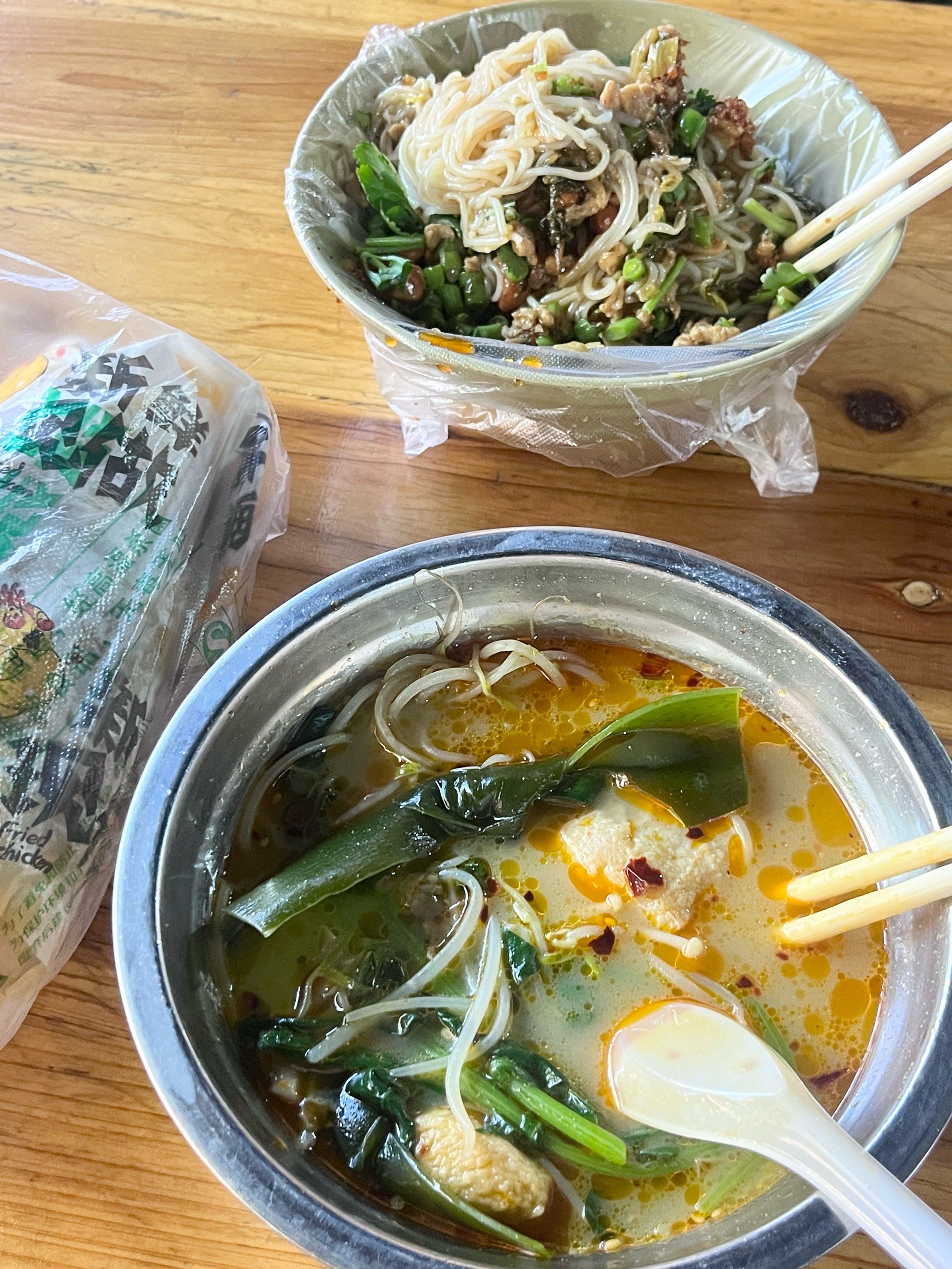 秀英小街夜市挺好的,没那么嘈杂